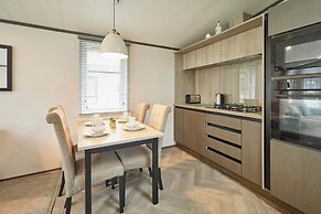 Host Stay Falconers Lodge