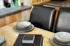 Host Stay Brooksbank Lodge