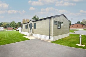 Host Stay Audley Lodge