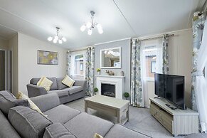Host Stay Audley Lodge