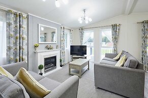 Host Stay Audley Lodge