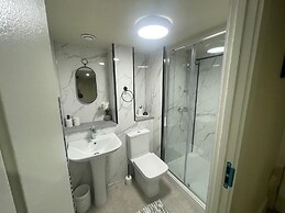 Chic Apartment on The Headrow, Leeds