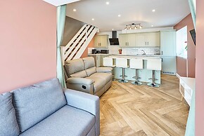 Host Stay Knights Manor Way