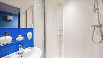 Student Only Hollis Wharf