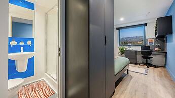 Student Only Hollis Wharf