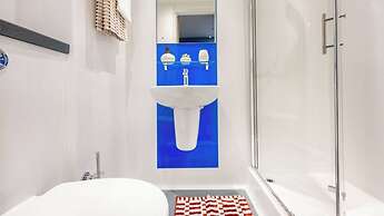 Student Only Hollis Wharf