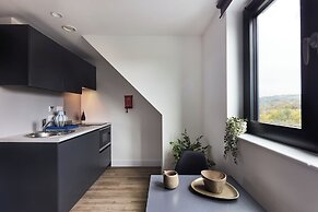 Student Only Hollis Wharf