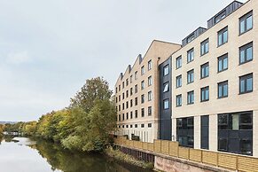 Student Only Hollis Wharf