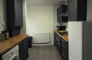 Bungalow - Sleeps 2 - Parking - Garden