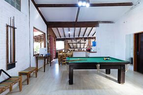 Sítio com 5 suítes e piscina