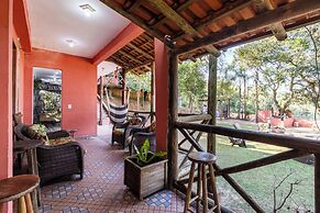 Sítio com 5 suítes e piscina