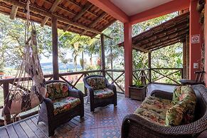 Sítio com 5 suítes e piscina