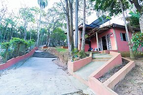 Sítio com 5 suítes e piscina