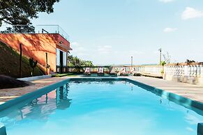 Sítio com 5 suítes e piscina