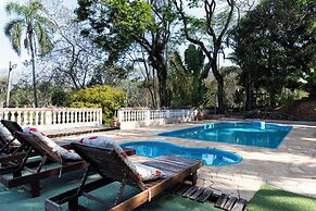 Sítio com 5 suítes e piscina