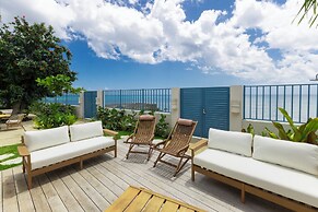 Kaiso & Kai Beachfront Villa