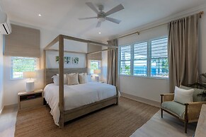 Kaiso & Kai Beachfront Villa