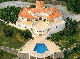 The Pearl of Paradise