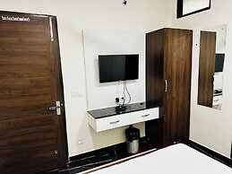 Grover international hotel