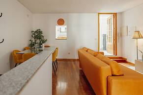Modern Terrace 2BD Apartment by Vacationy