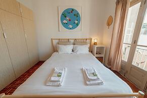 Santa Catarina Flat 2BD With Balcony by Vacationy