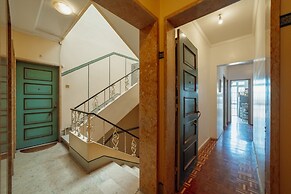Santa Catarina Flat 2BD With Balcony by Vacationy