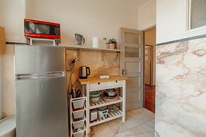 Santa Catarina Flat 2BD With Balcony by Vacationy