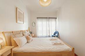 Santa Catarina Flat 2BD With Balcony by Vacationy