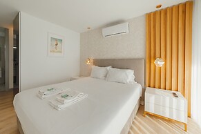 Amazing Riverview Apartment w Pool by Vacationy