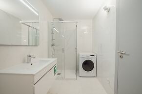 Amazing Riverview Apartment w Pool by Vacationy
