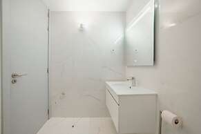 Amazing Riverview Apartment w Pool by Vacationy