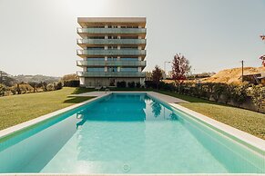Amazing Riverview Apartment w Pool by Vacationy