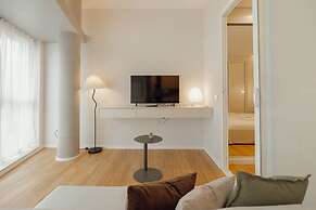 Bright Window Apartment by Vacationy