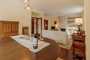 Botanic Garden Terrace Apartment by Vacationy