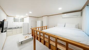 Goseong Jajackdo Aroma Pension