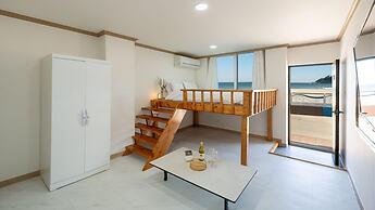 Goseong Jajackdo Aroma Pension