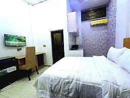 Frenezia Boutique Apart-Hotel