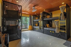 The Hosteller Lonavala City Centre