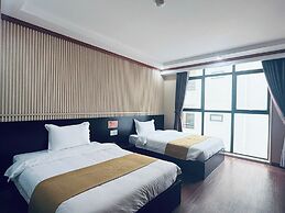 Crowne Plaza Hotel