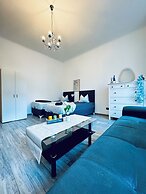 Peaceful 2BR Stay Well Connected