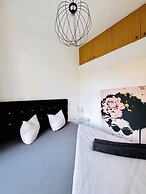 Peaceful 2BR Stay Well Connected