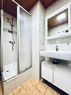 Peaceful 2BR Stay Well Connected