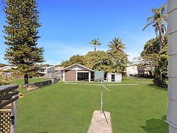 Spacious Home Near Urangan Beachfront