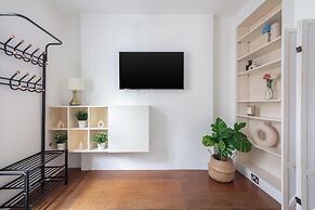 Chic 1BR by Goodge Street Station