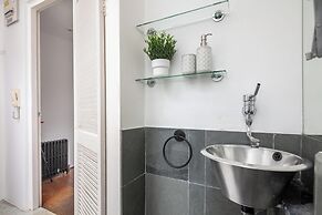 Chic 1BR by Goodge Street Station