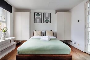 Chic 1BR by Goodge Street Station