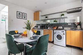 Chic 1BR by Goodge Street Station
