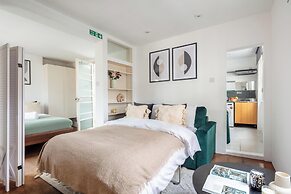 Chic 1BR by Goodge Street Station