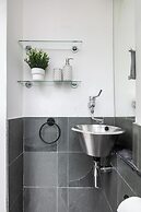 Chic 1BR by Goodge Street Station
