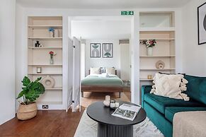 Chic 1BR by Goodge Street Station